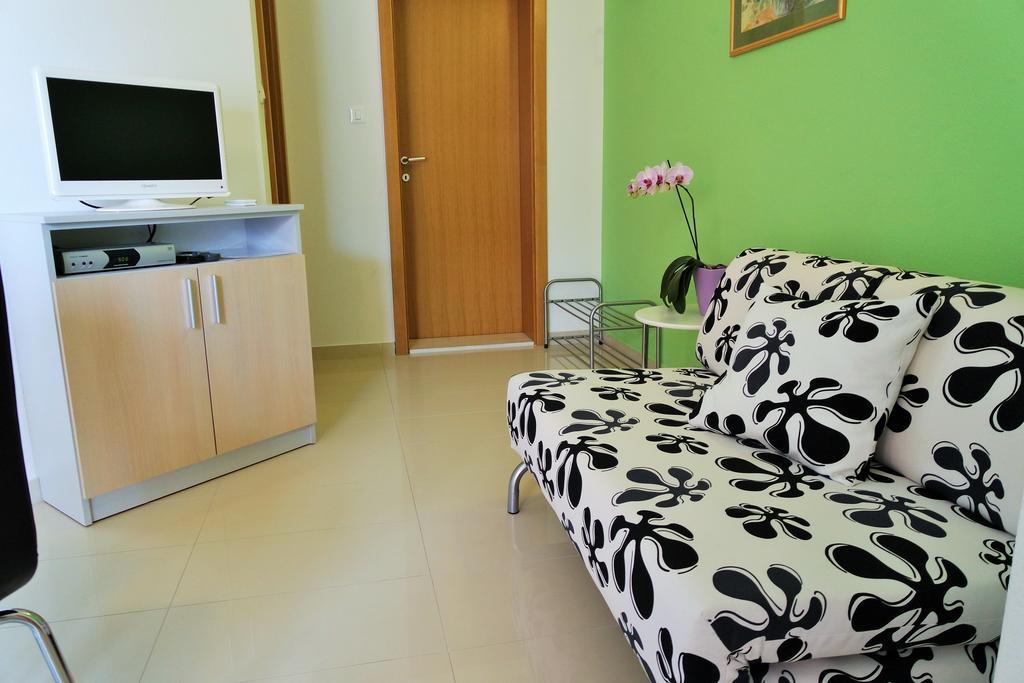 Apartments Harmonija บาชกาโวดา ภายนอก รูปภาพ